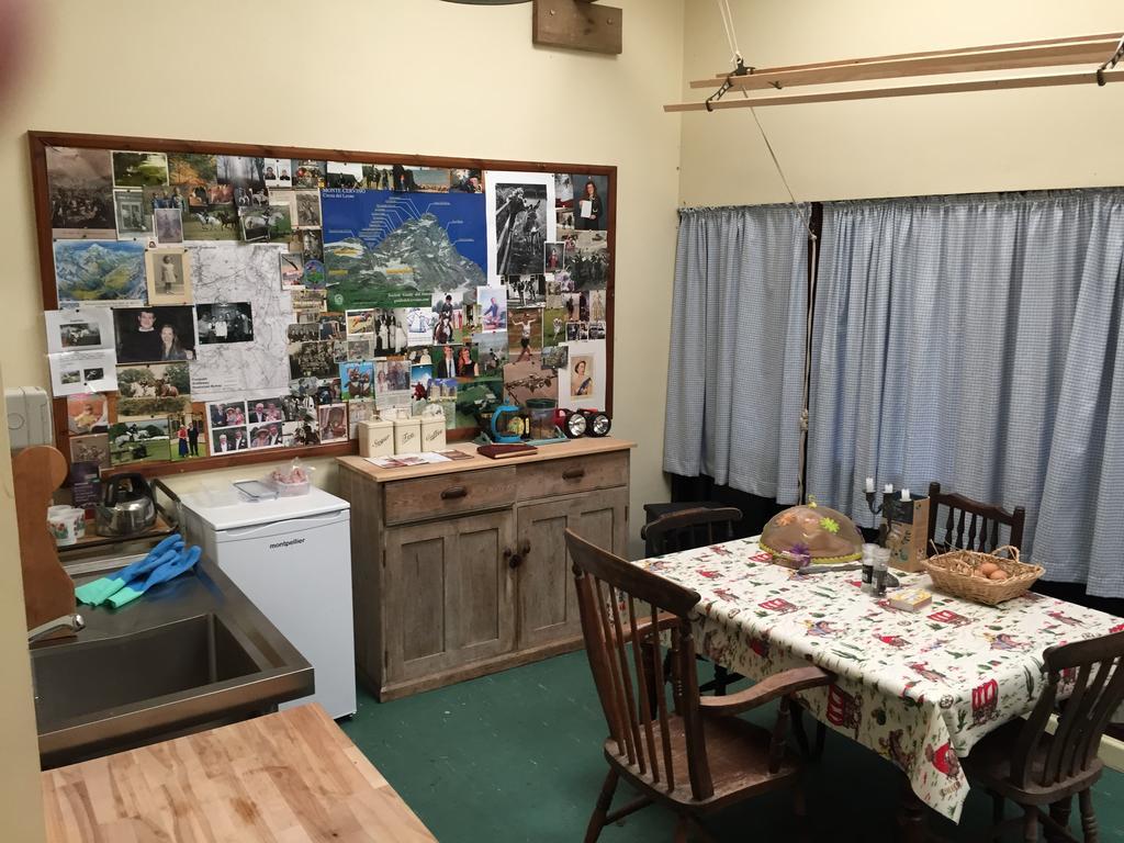 Mollies Hut Farm stay