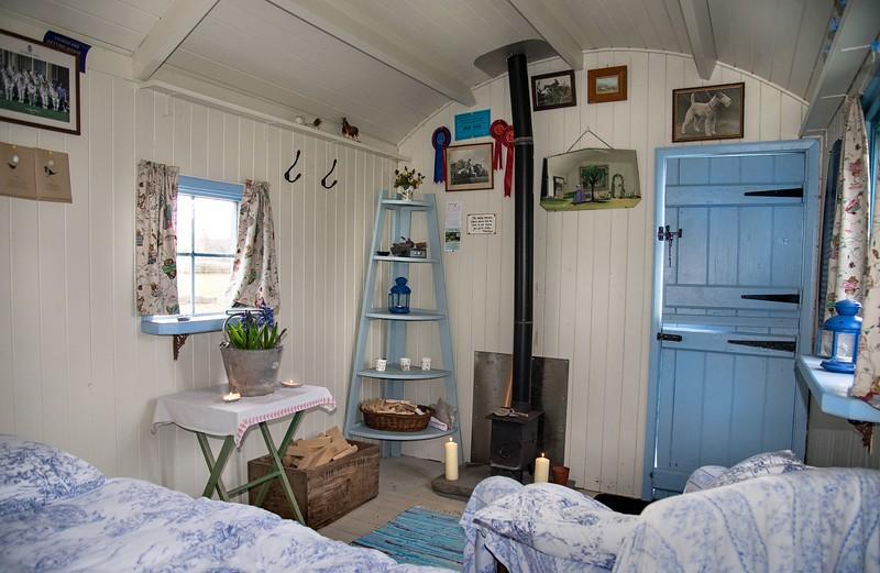 Mollies Hut Farm stay *